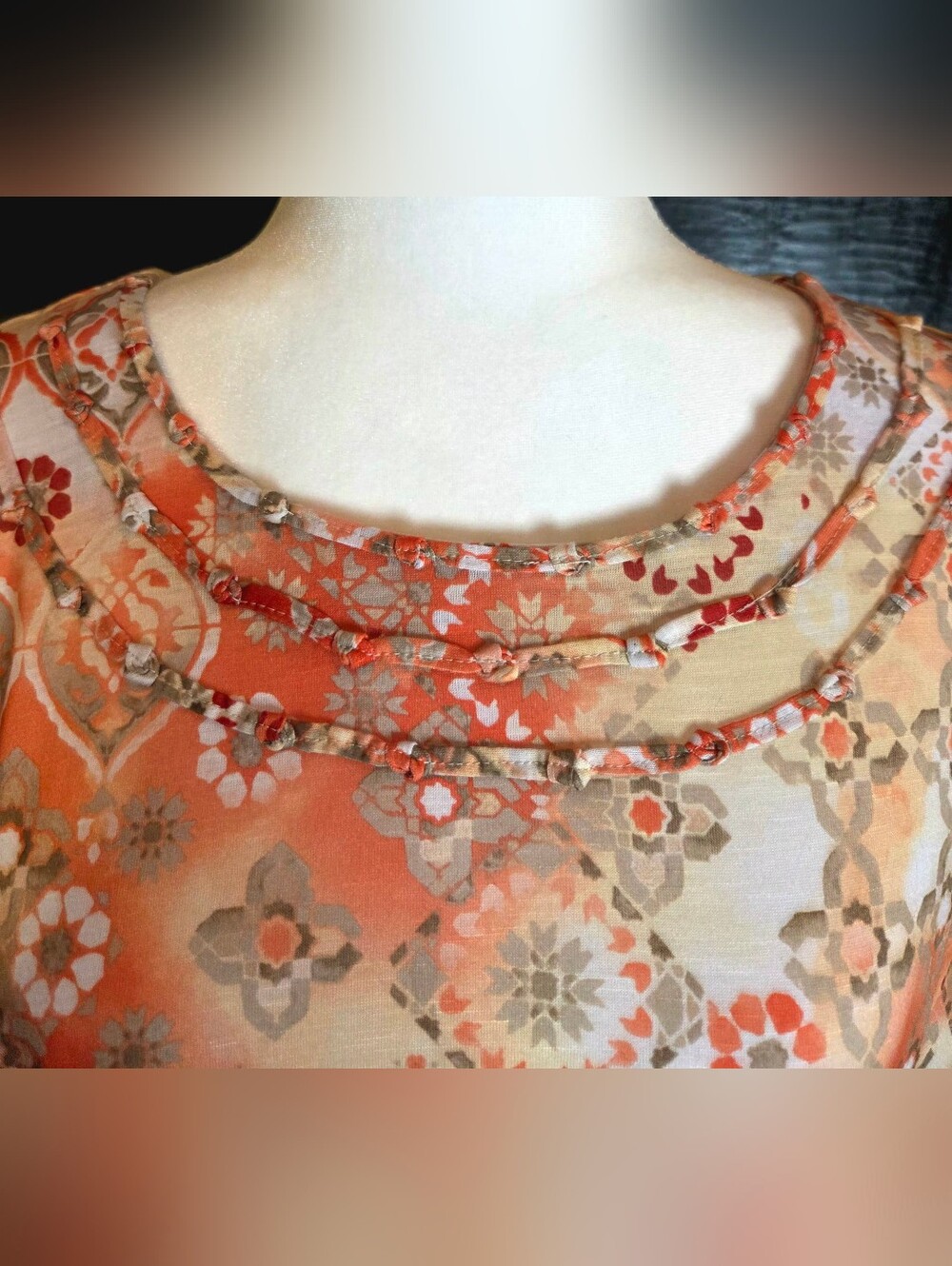 Alfred Dunner Geometric Floral Embroidered Neck Tunic Top Medium - Picture 7 of 13